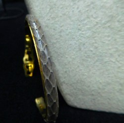 gucci snake brace b